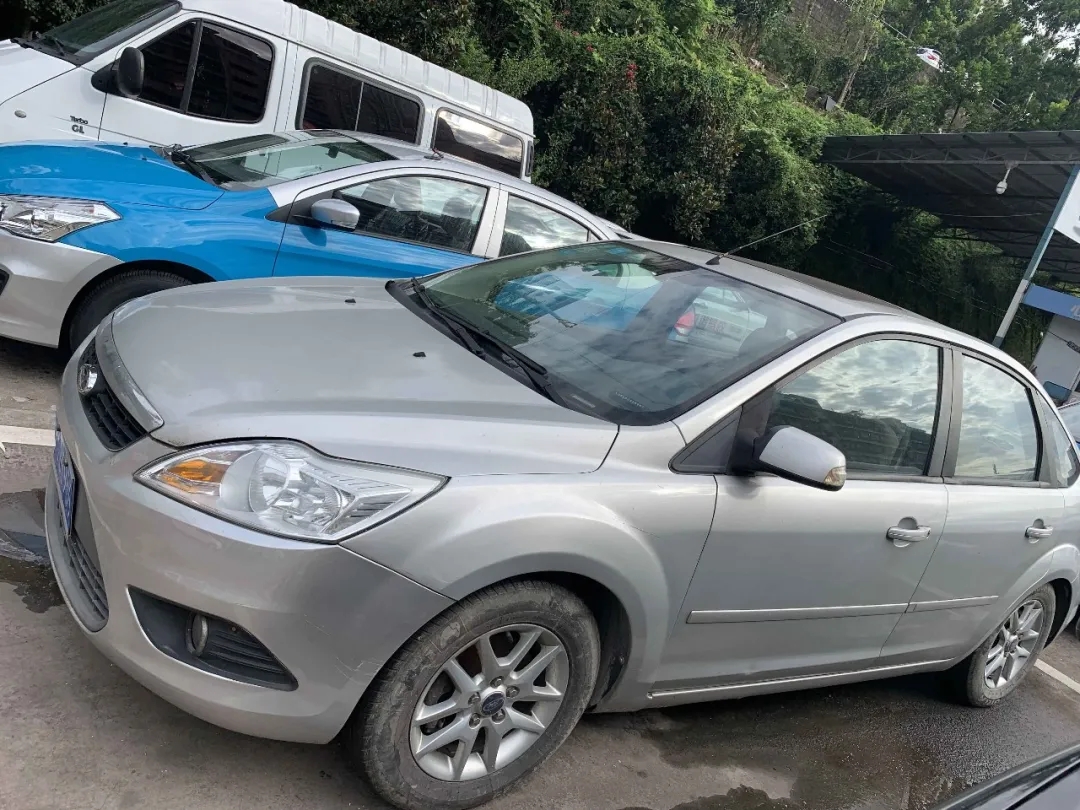 公開拍賣?？怂?、上海別克牌機動車